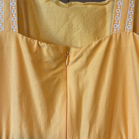 J. Crew size 10 Embroidered Eyelet Scalloped Tiered Dress Yellow - Picture 5 of 8